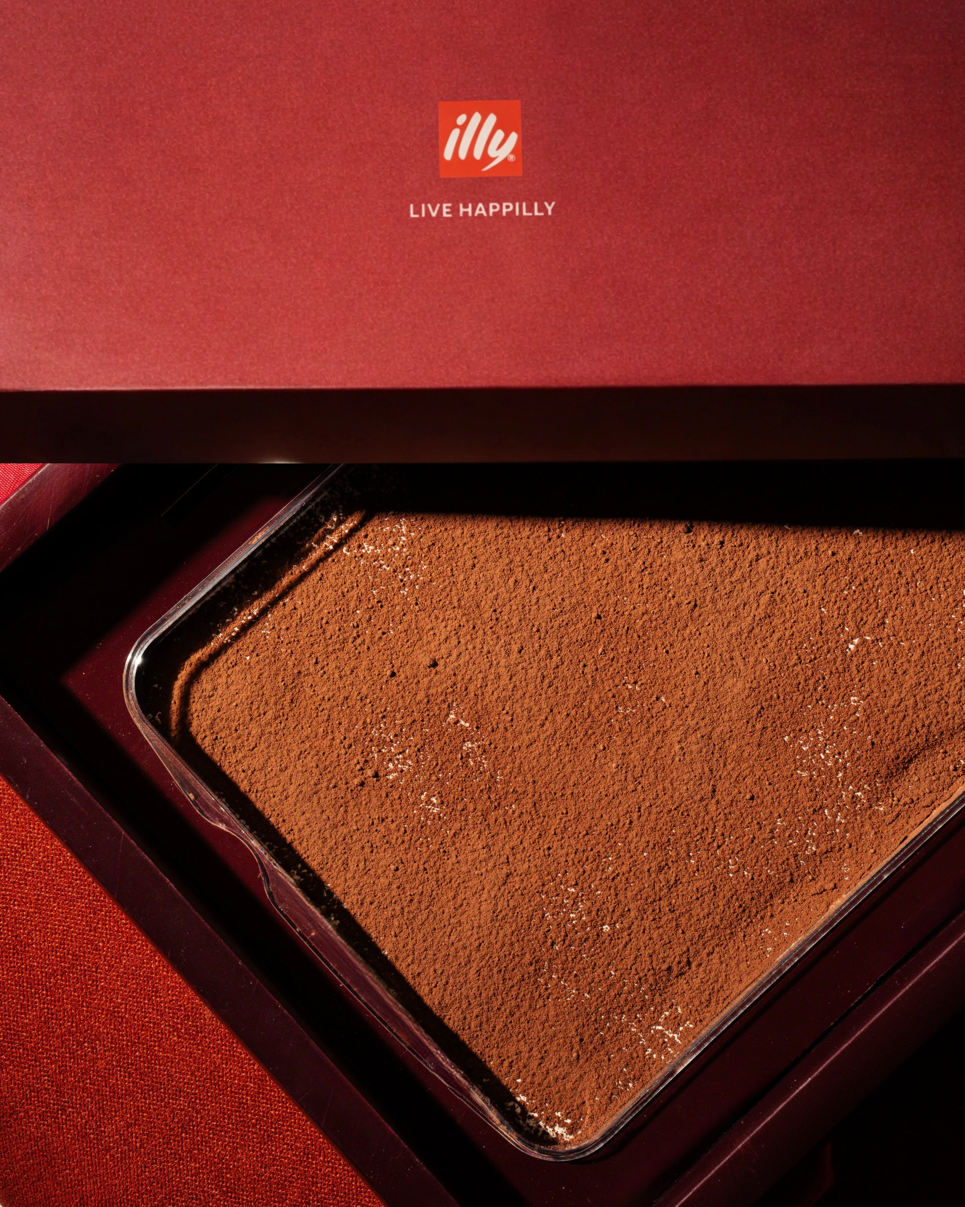 illymisu Grande tray and branded red gift box